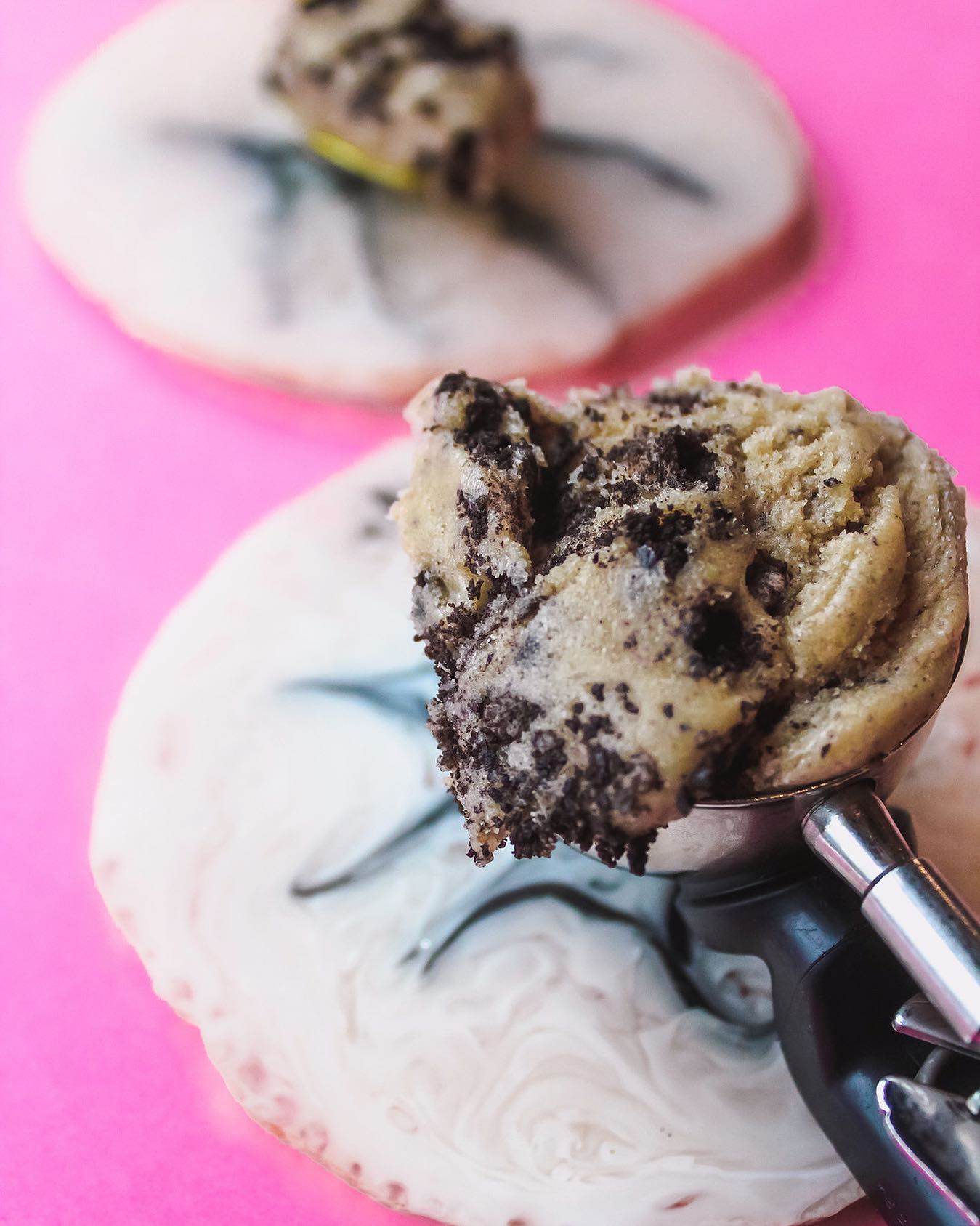 Kelly's Famous Edible Cookie Dough - 10oz - Cookies & Cream